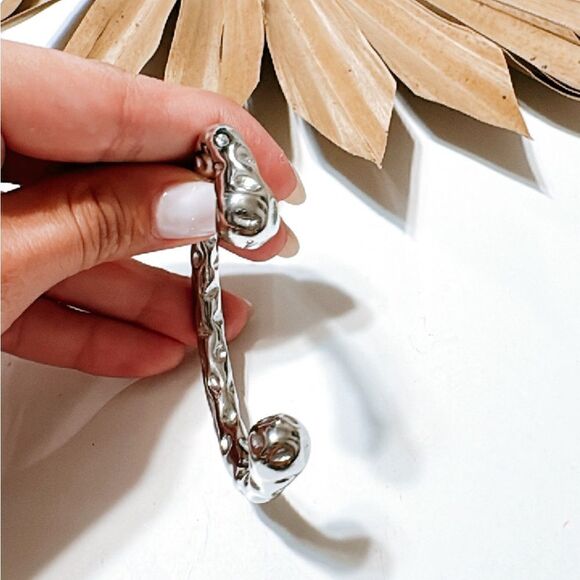 Minimalist silver bangle M325 - Picture 5 of 5